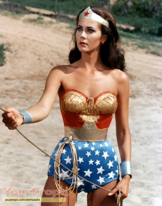 Wonder-Woman-Linda-Carter-Wonder-Woman-Cuffs-4.jpg